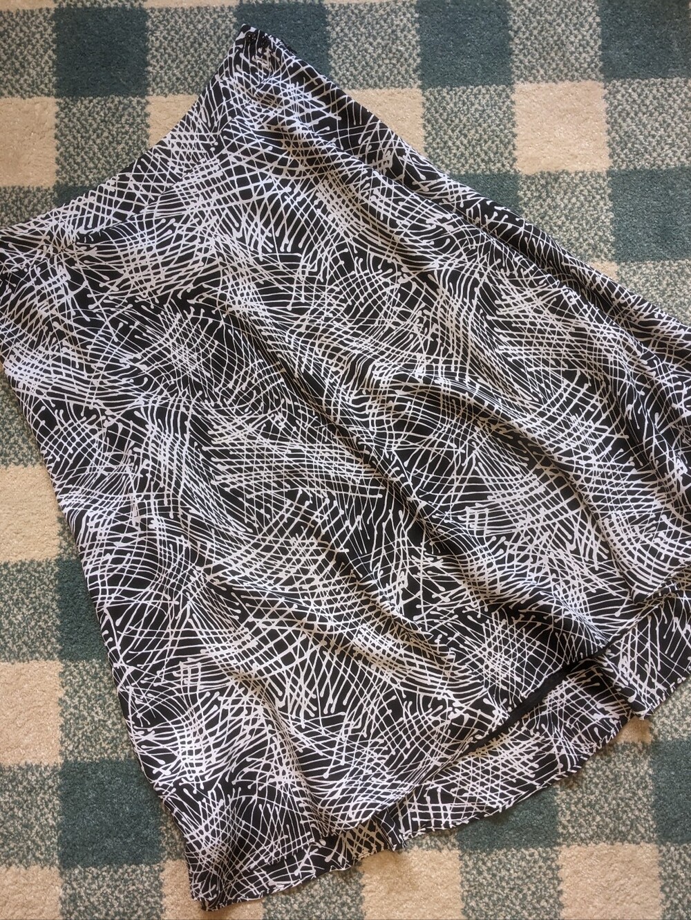 Stunning 100% Silk Jones New York Lightweight Flowy Printed Skirt Size 12